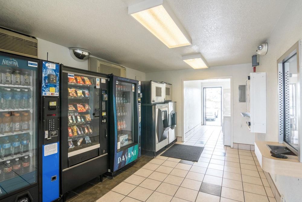 Motel 6 Ventura Beach 2