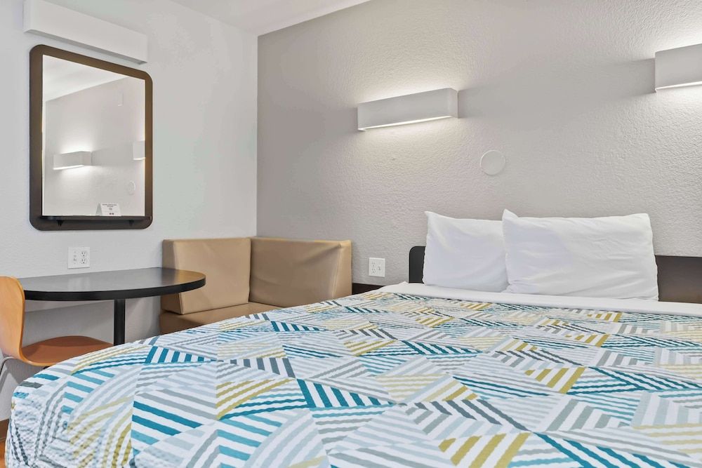 Motel 6 Ventura Beach 3