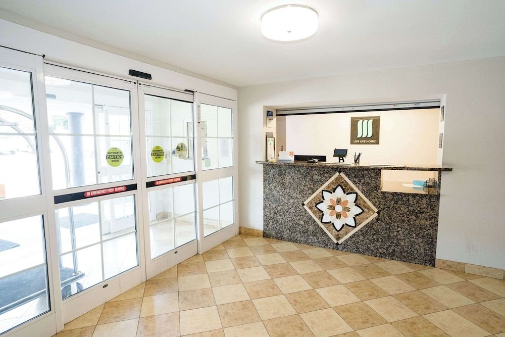 MainStay Suites Knoxville North I-75 2