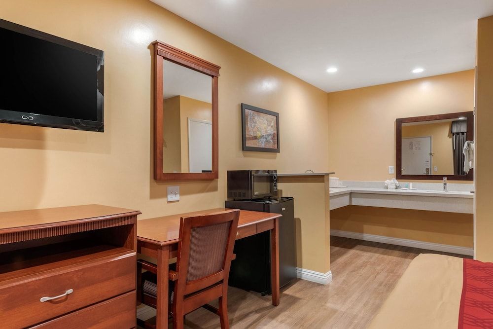 Rodeway Inn Carson - Los Angeles South 3
