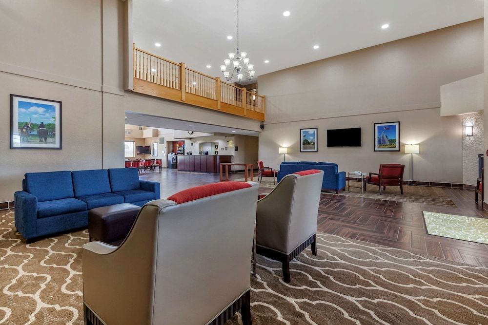 Comfort Suites Delavan - Lake Geneva Area 3