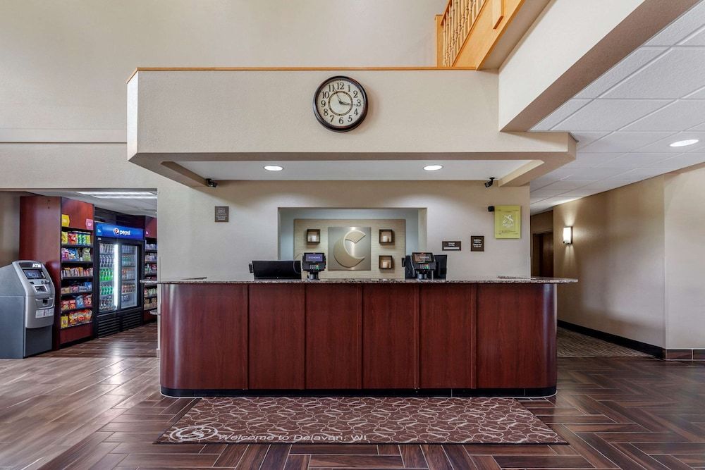 Comfort Suites Delavan - Lake Geneva Area 2