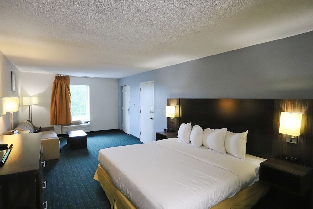 Greenville Inn and Suites 3