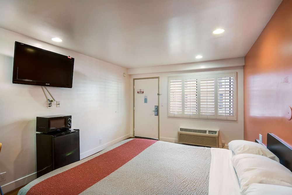 Motel 6 Monterey Park, CA 3