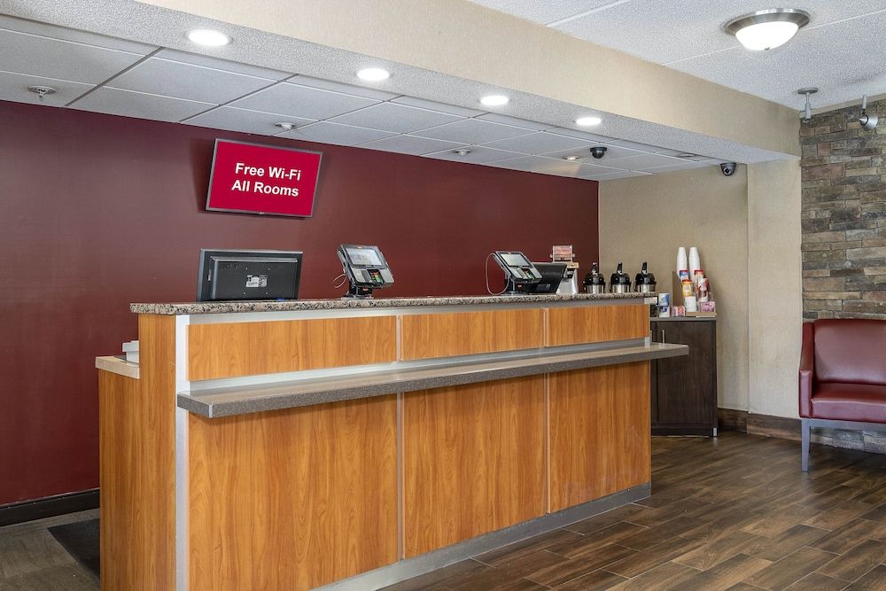 Red Roof Inn Atlanta - Smyrna/ Ballpark 2