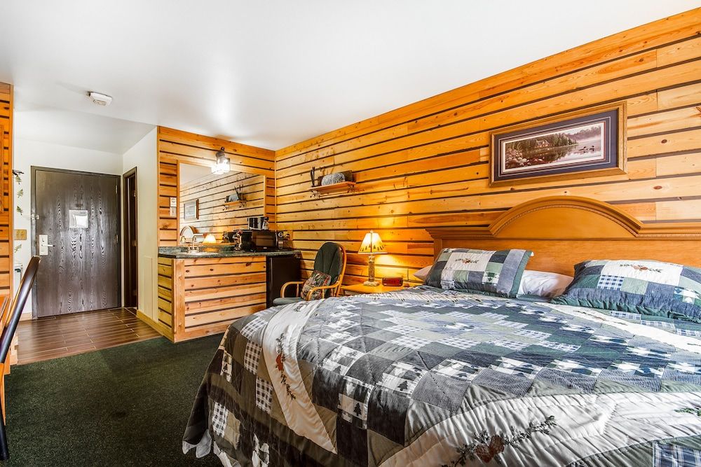 Rodeway Inn & Suites Madison East 3