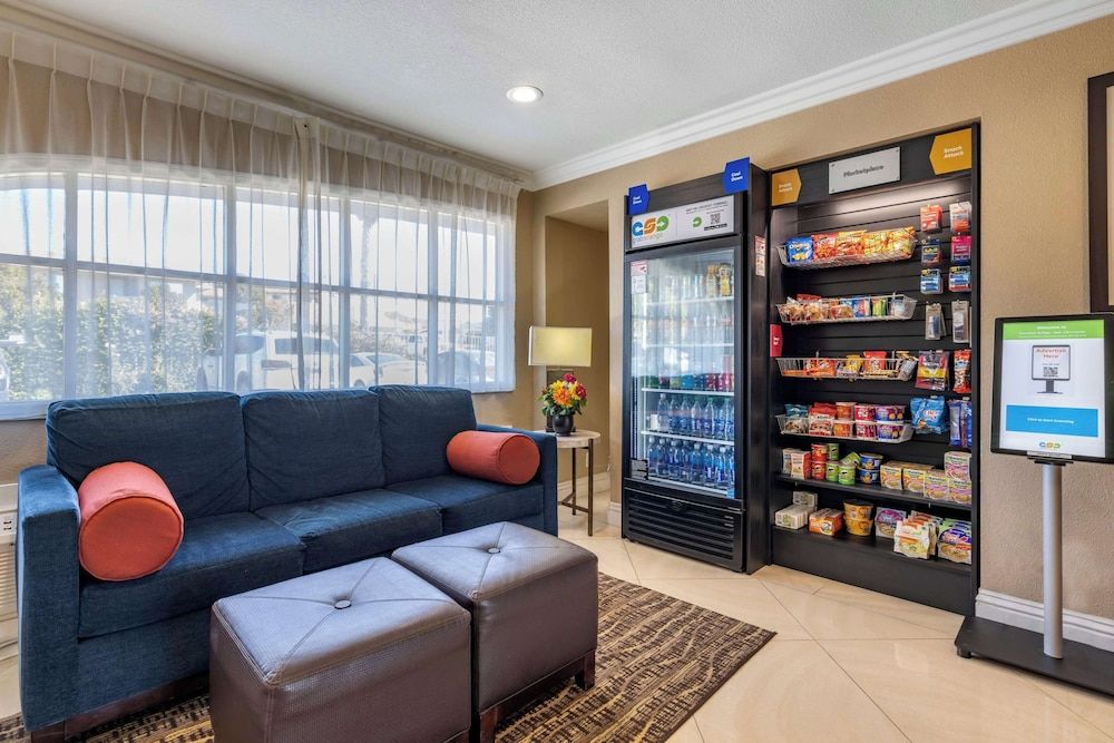 Comfort Suites San Clemente Beach 3
