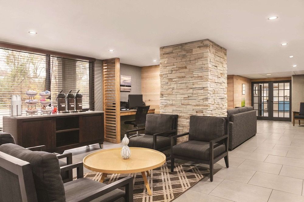 Country Inn & Suites by Radisson, Williamsburg East (Busch Gardens), VA 3