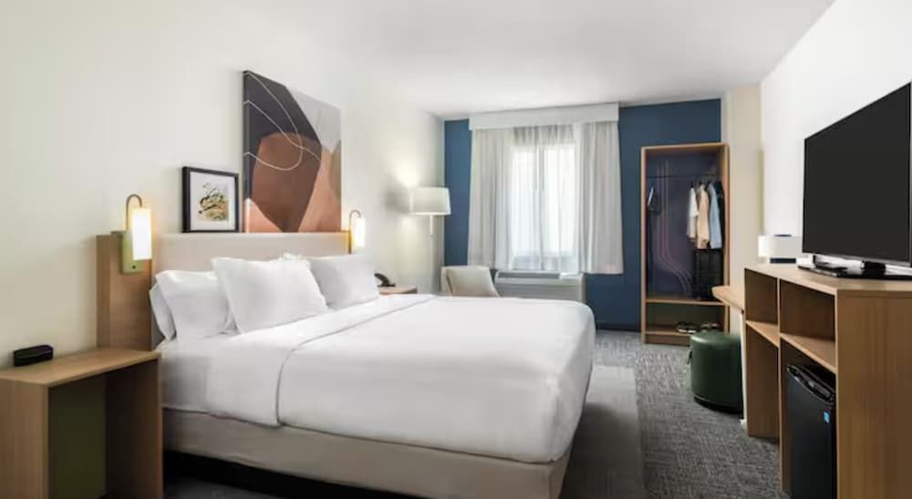 Spark by Hilton Sterling Dulles Airport 3