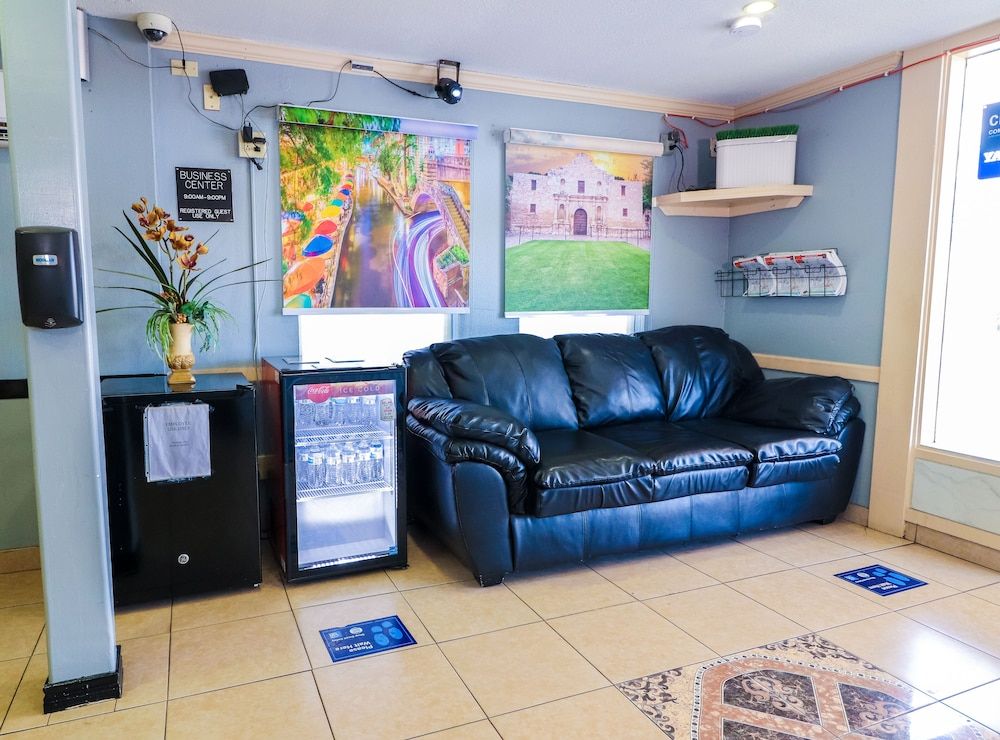 Rodeway Inn San Antonio Lackland AFB - SeaWorld 2