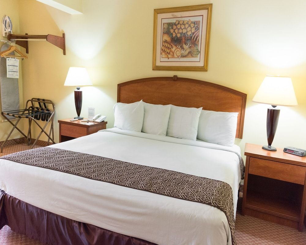 Hafersons Inn Hotel & Suites 3