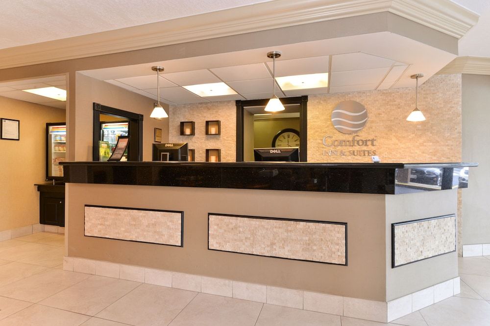 Comfort Inn & Suites Alexandria West 2