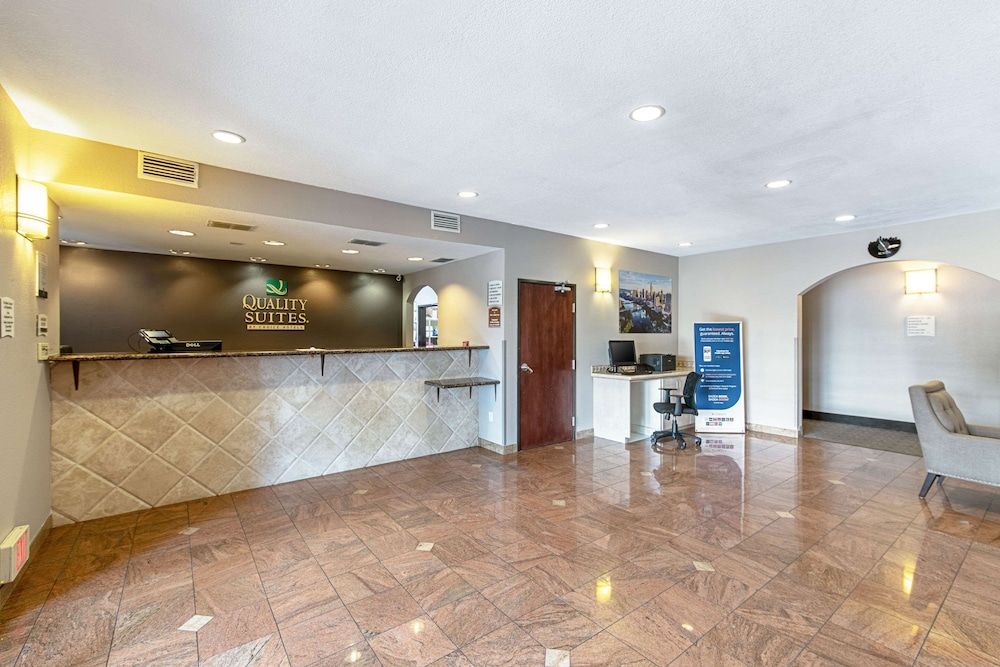 Quality Suites South 2