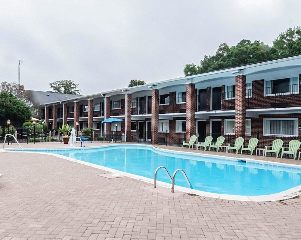Rodeway Inn & Suites Williamsburg Central 2 estrellas en Williamsburg