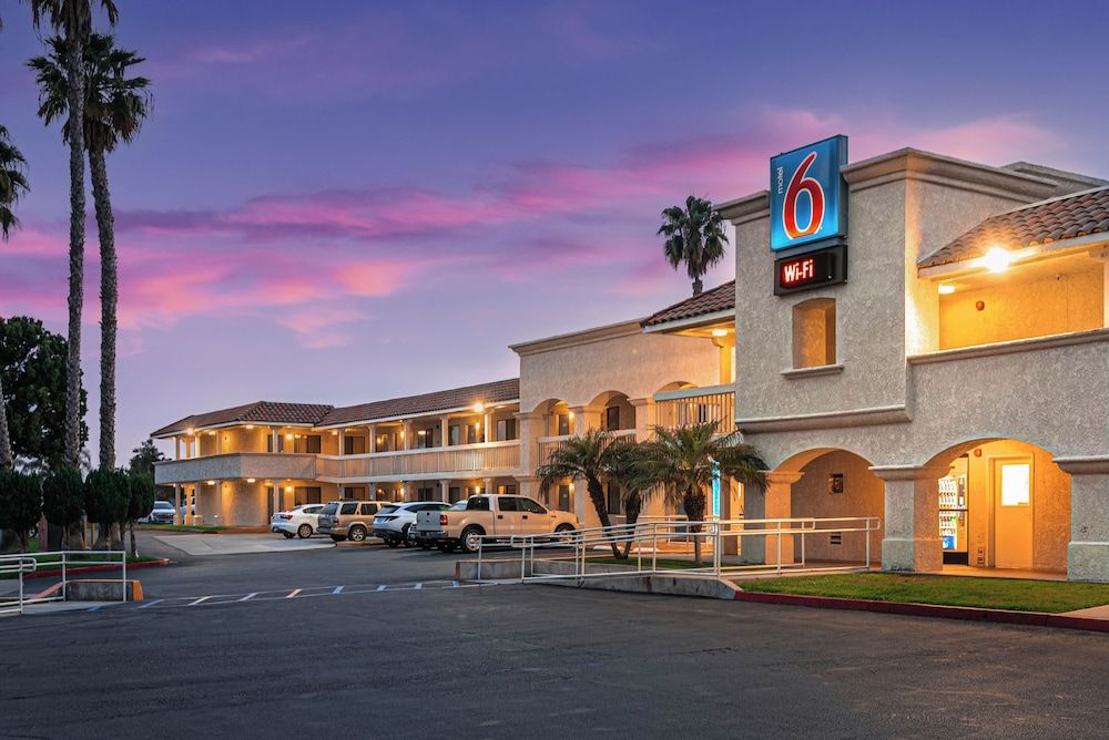 Motel 6 Carlsbad South 2 estrelas em Carlsbad