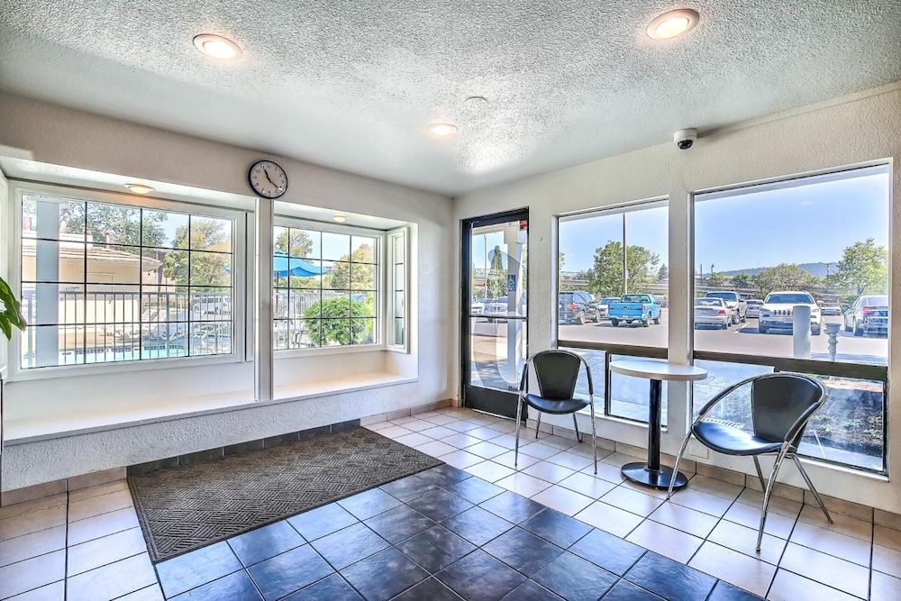 Motel 6 Oakland Embarcadero 2