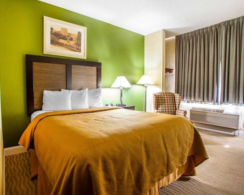 Quality Inn & Suites Champaign Area 2