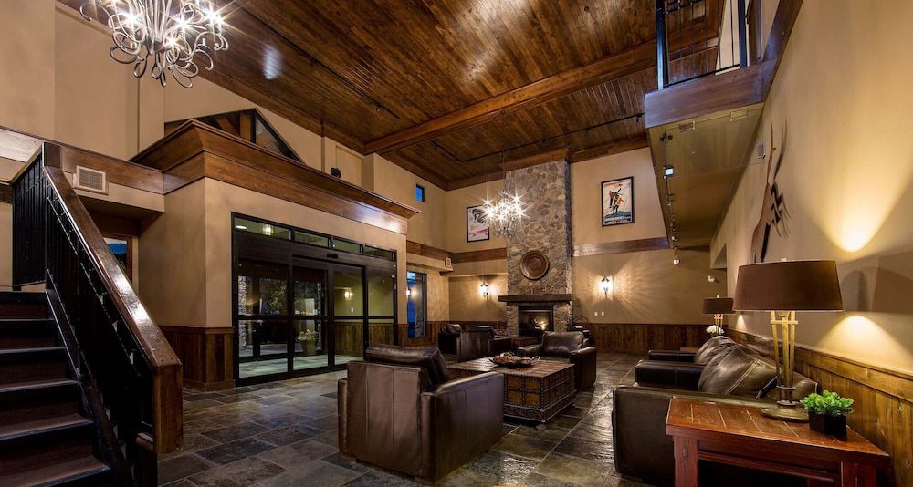 Glacier Mountaineer Lodge 2