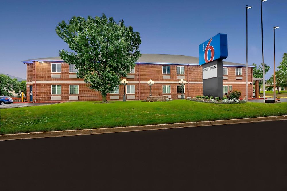 Motel 6 Tulsa, OK - CENTRAL 2 estrellas en Tulsa