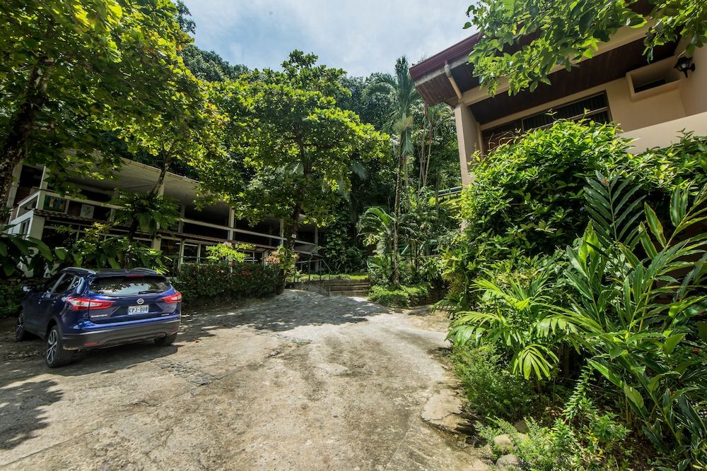 Karahe Beach Hotel 2