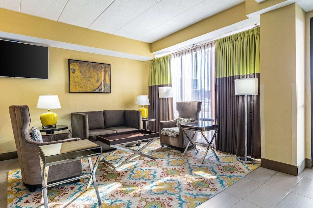 Quality Inn & Suites Southport 3