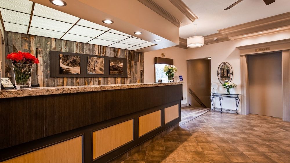 Tower Inn and Suites 2