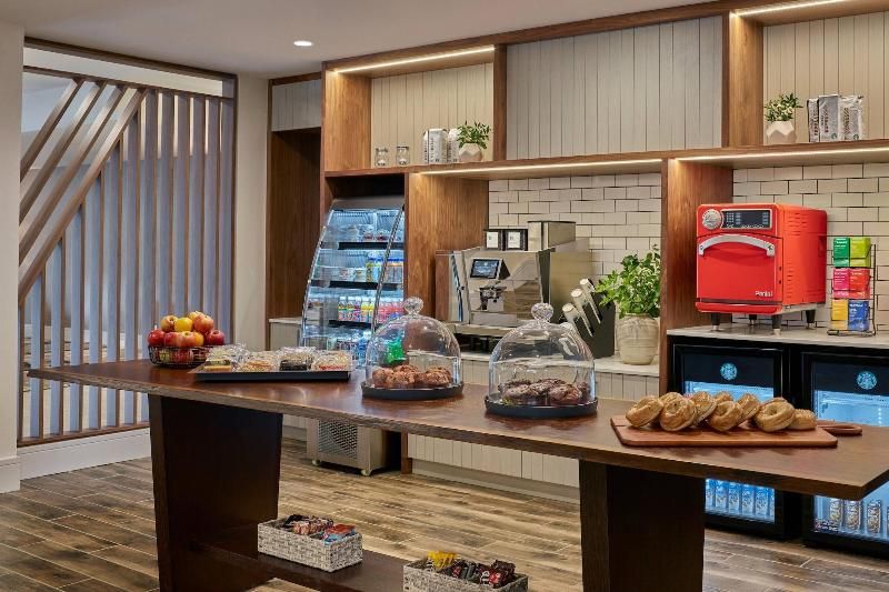 Delta Hotels By Marriott Chicago Willowbrook 1