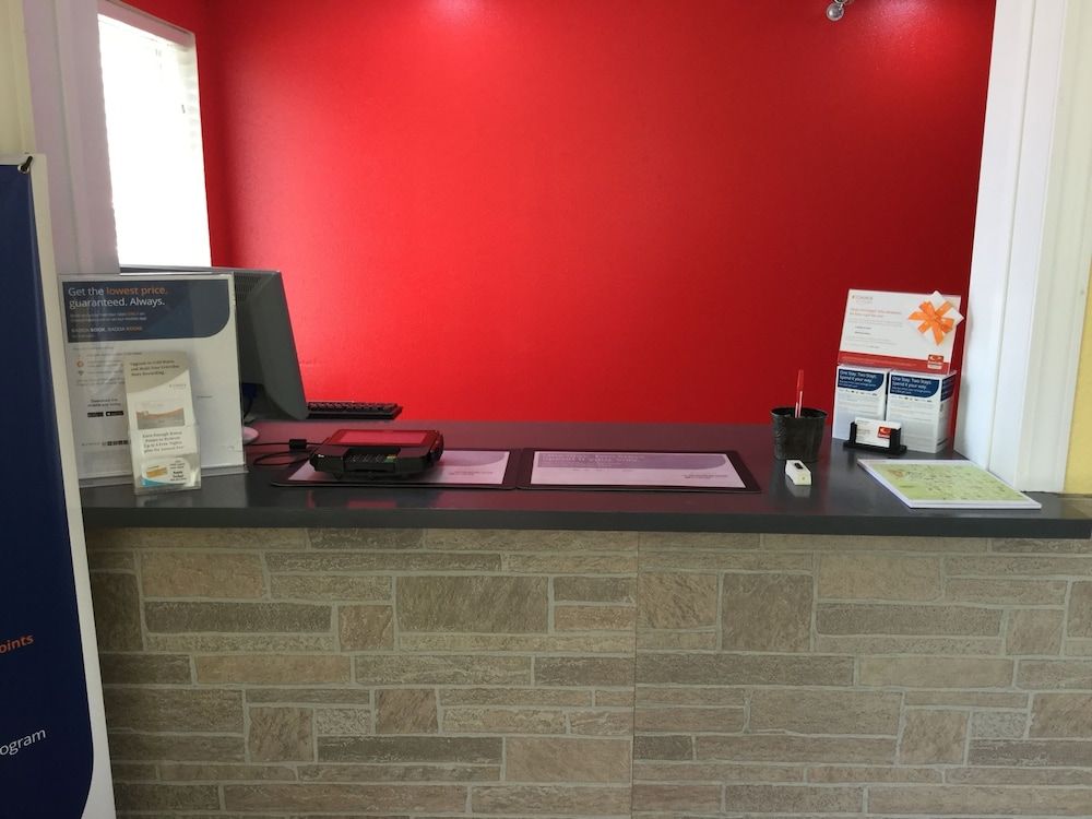 Econo Lodge Lincoln 2