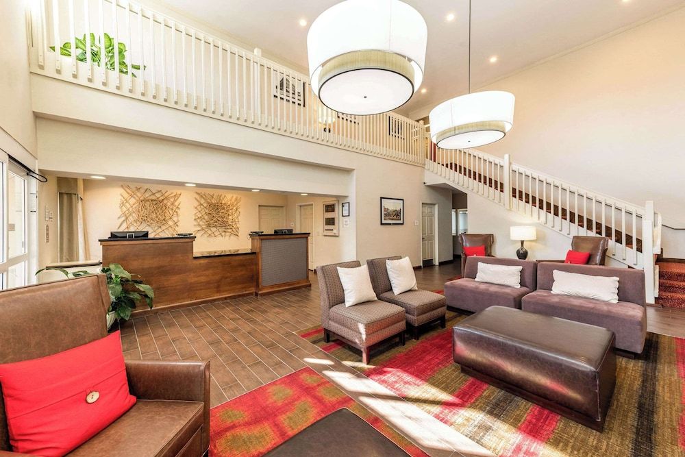 Quality Inn & Suites University Fort Collins 2