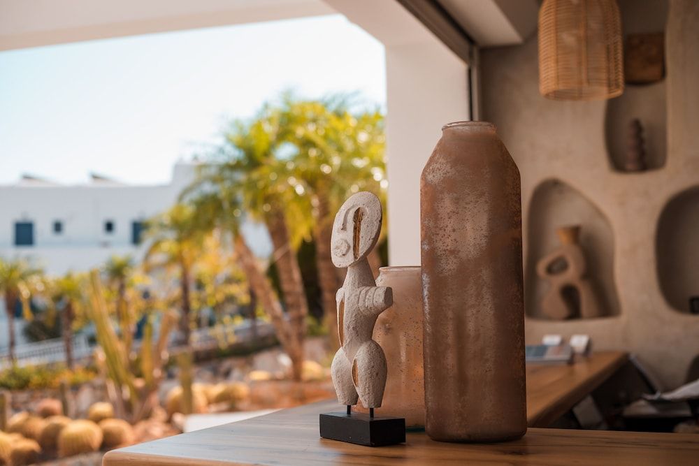 Lambis Studios & Apartments 2