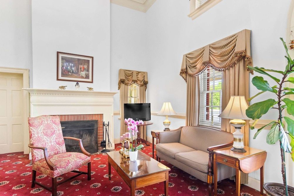 Rodeway Inn Historic 3