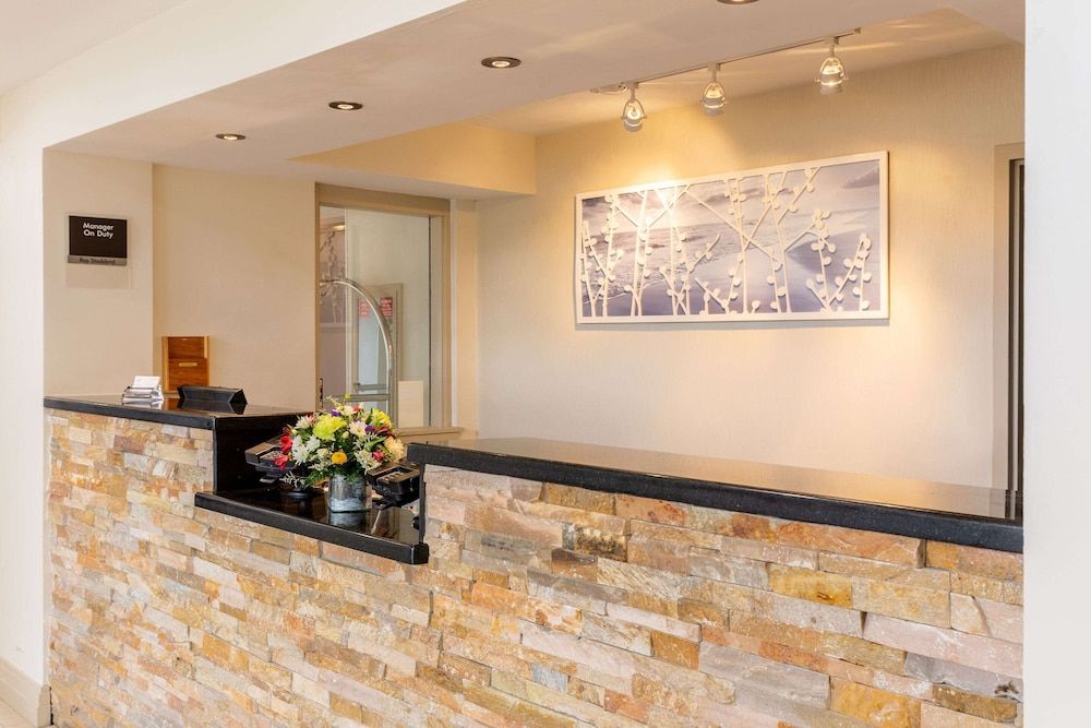 Sleep Inn On The Beach 2