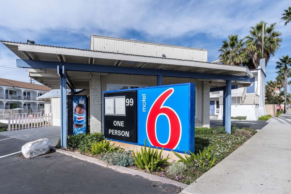 Motel 6 Oceanside Marina 1