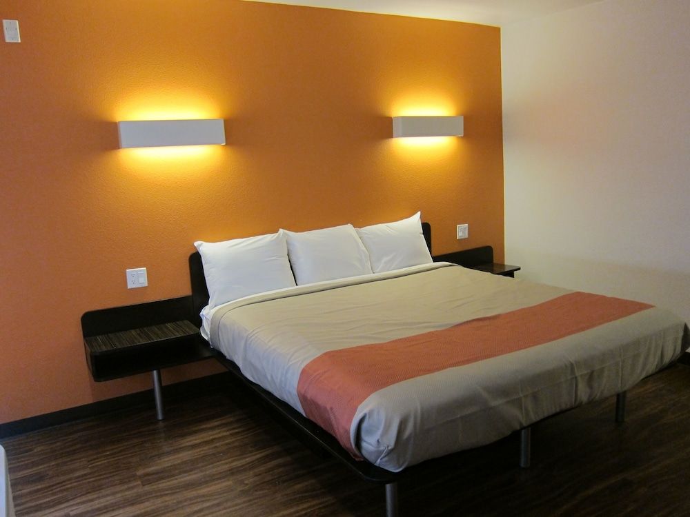 Pacific Inn 2