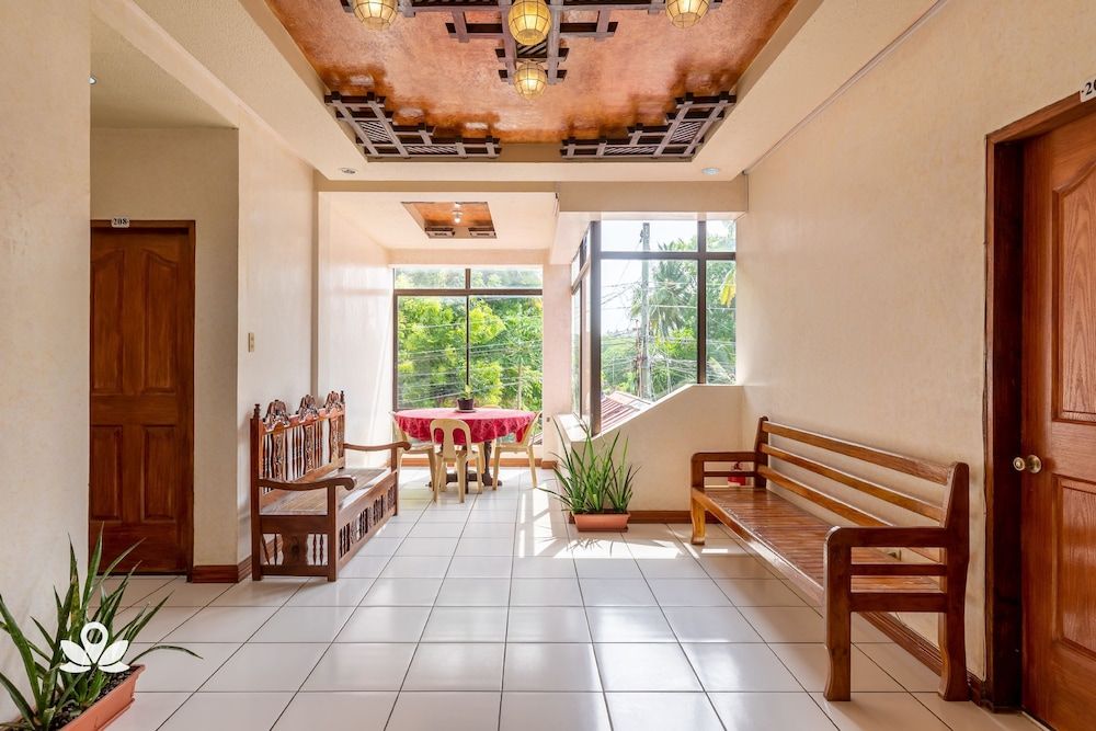 OYO 426 Coco Grove Tourist Inn 3