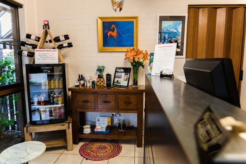 Country Pathfinder Motor Inn 2