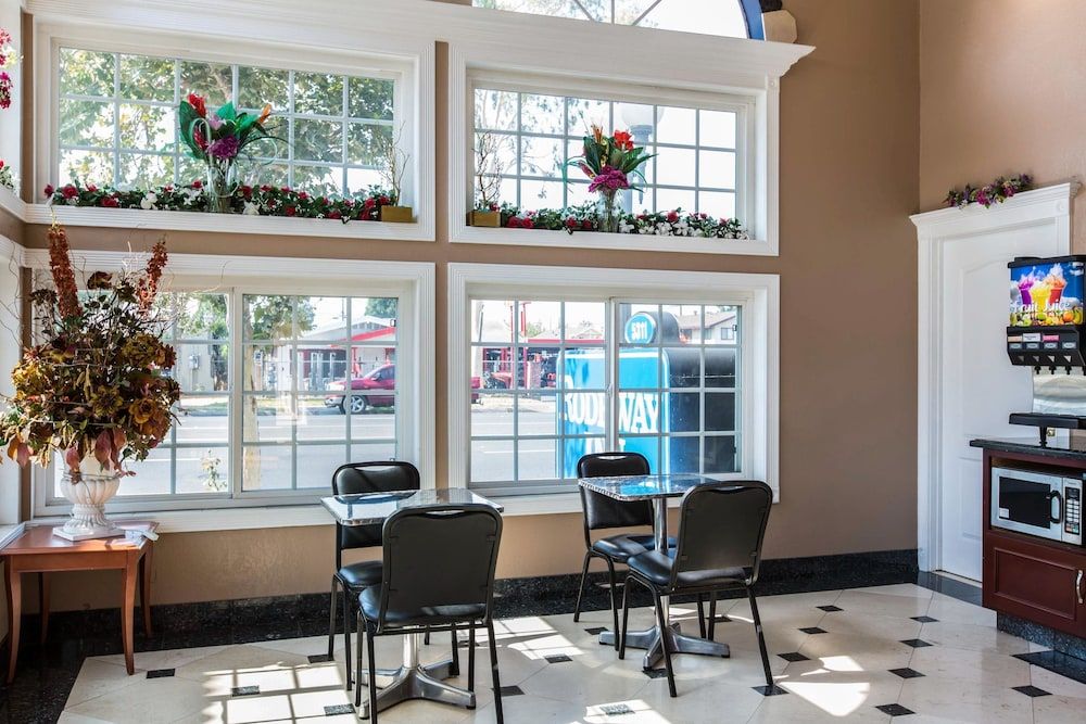 Rodeway Inn Cypress 2