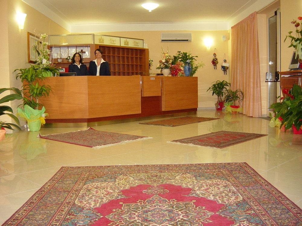 King's House Hotel Resort 3