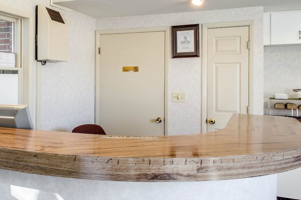 Rodeway Inn State College - near University 3