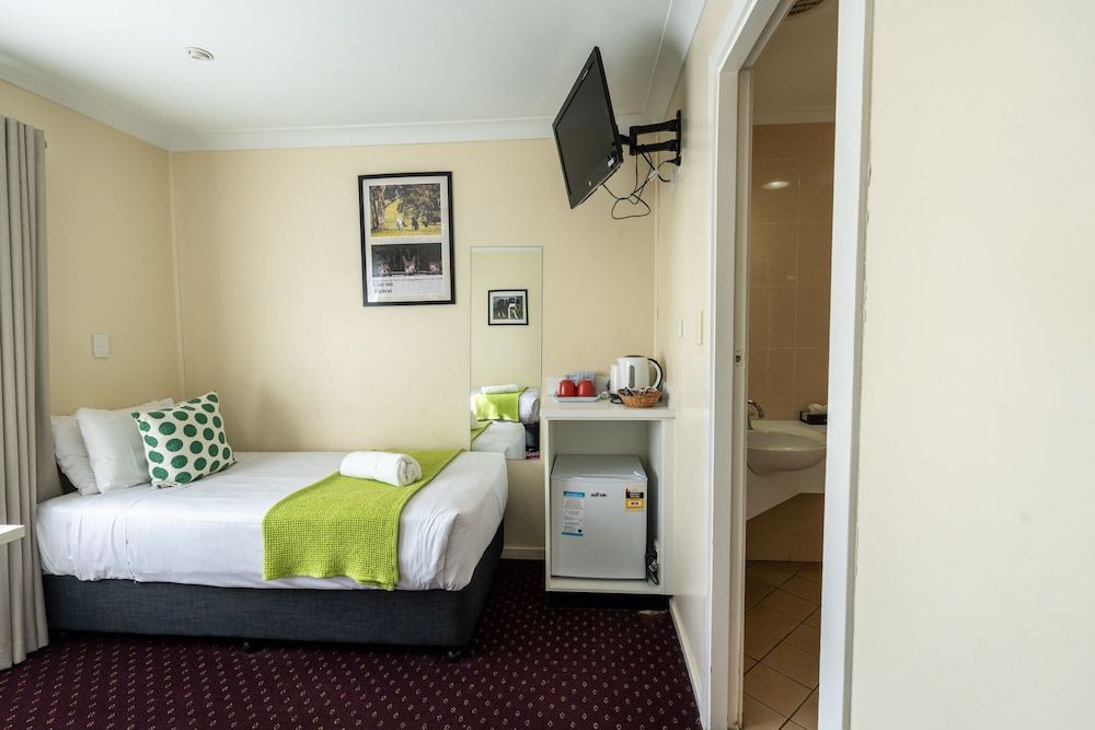 The Henry Parkes Motel Tenterfield 3