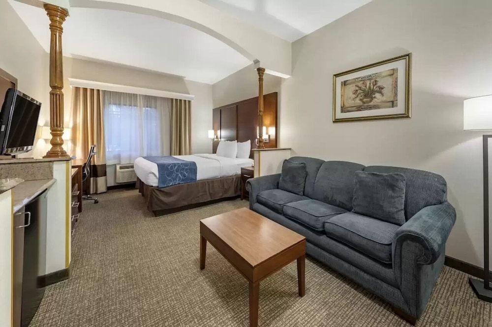 Comfort Suites Redlands 2