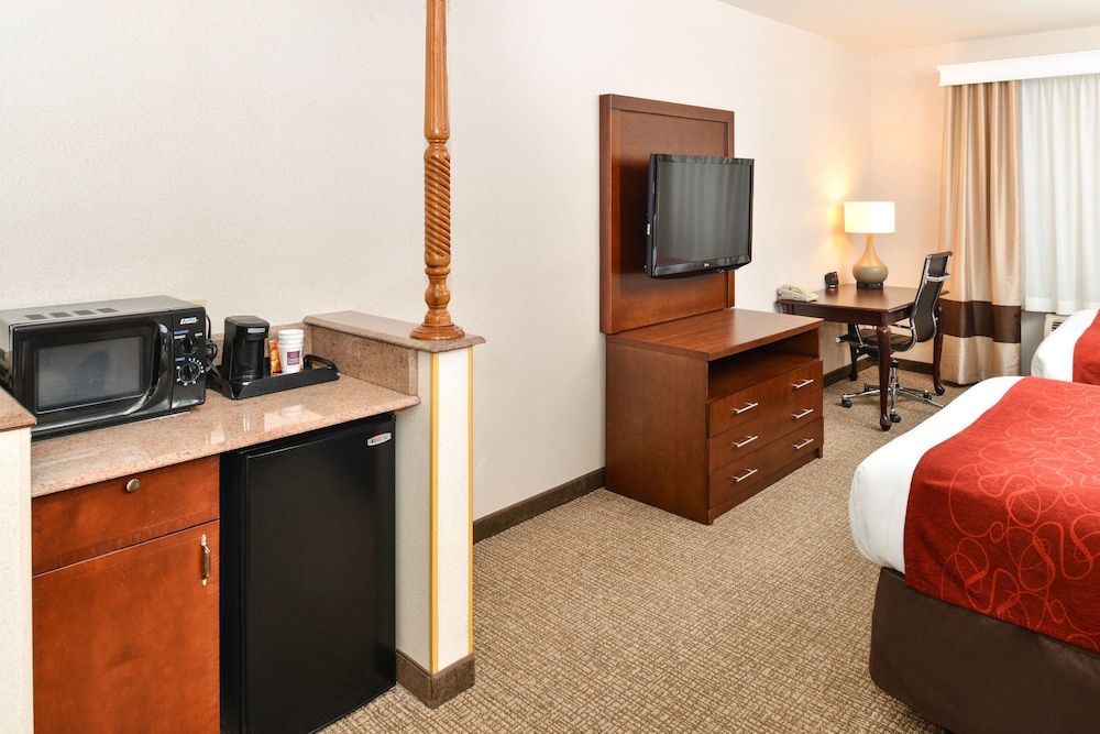 Comfort Suites Redlands 3