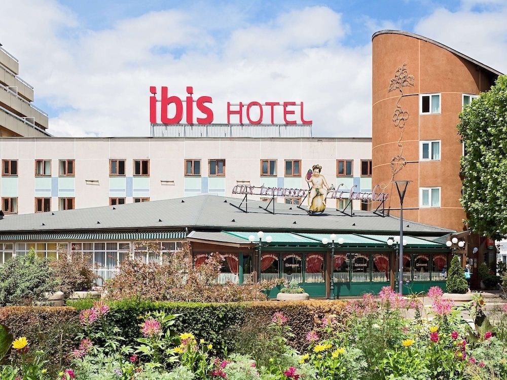 ibis Saint-Étienne - La Terrasse 1