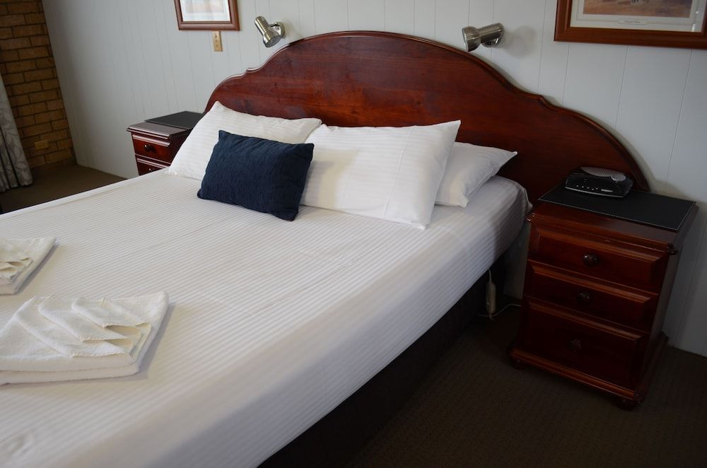 Deer Park Motor Inn 3