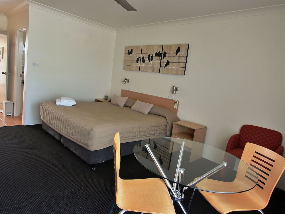 Aston Hill Motor Lodge 3