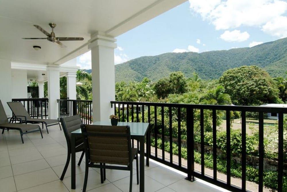 Elysium Apartments 3