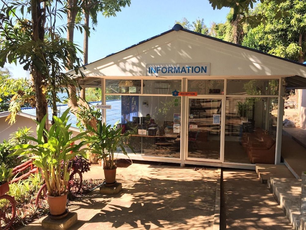 Koh Mak Buri Hut Natural Resort 2