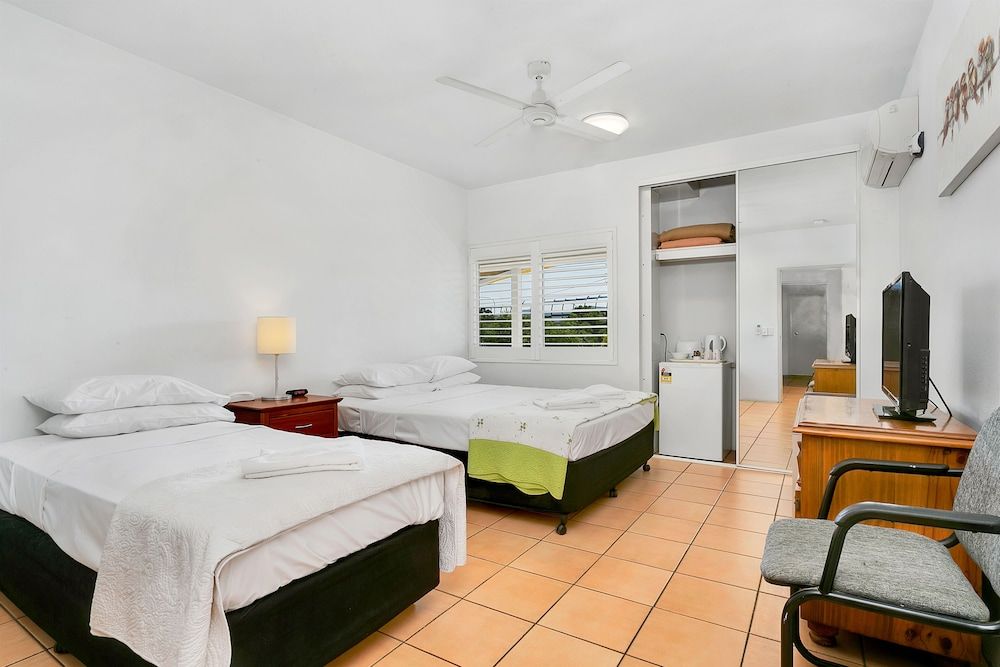 Cairns Reef Apartments & Motel 2