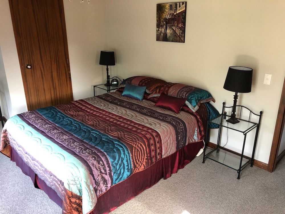 Chartre' Manor Bed & Breakfast 3