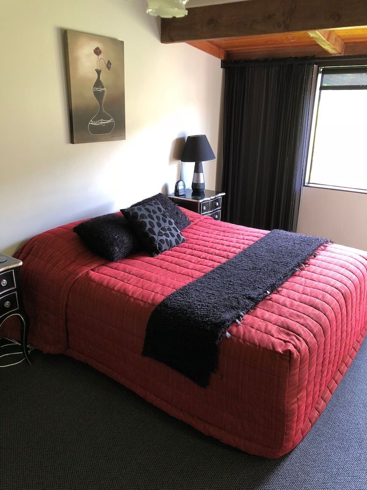 Chartre' Manor Bed & Breakfast 2